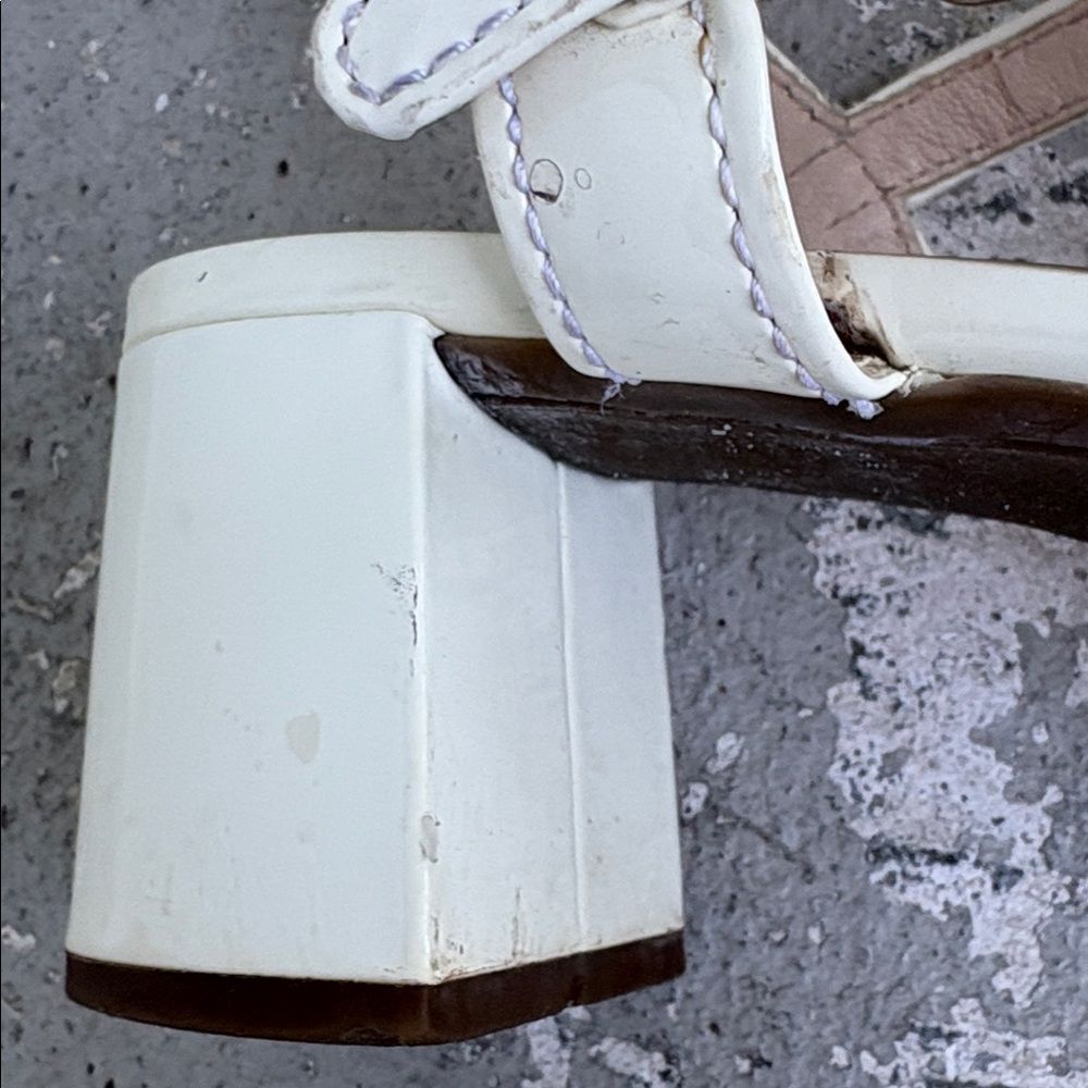 Prada patent leather crisscross kitten, heel platforms - Picture 3 of 9